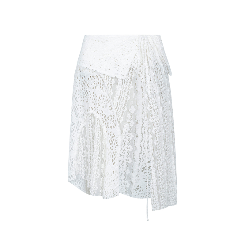 Strike A Pose | White Lace Adorned Apron